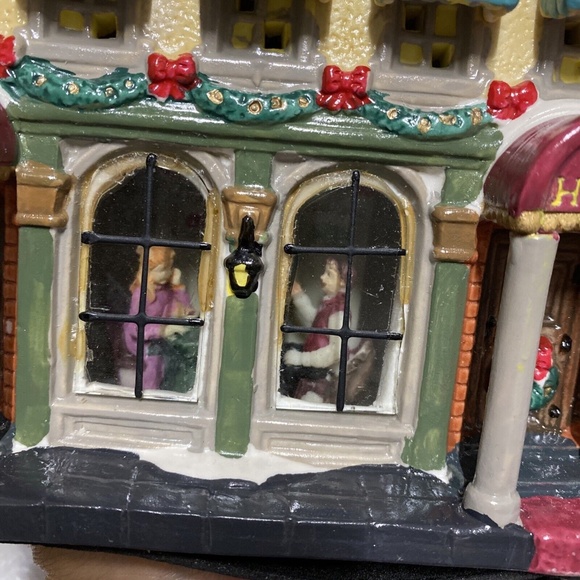 Light Up Christmas Streets Hotel Village House Holiday Porcelain Hand Painted - Picture 9 of 11